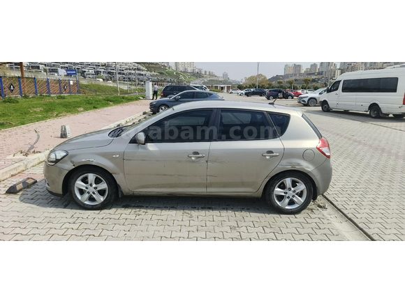 Sahibinden Kia Ceed 1.6 CRDi Motion 2012 Model  155000 km Gri (Gümüş)