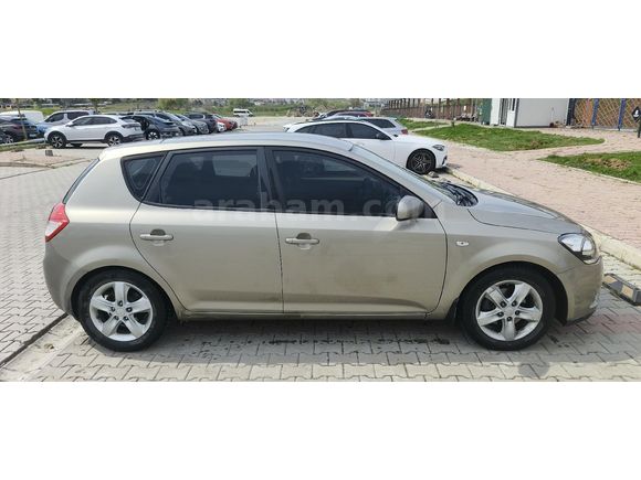 Sahibinden Kia Ceed 1.6 CRDi Motion 2012 Model  155000 km Gri (Gümüş)
