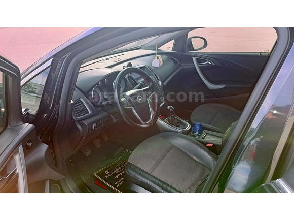 Sahibinden Opel Astra 1.3 CDTI Cosmo 2012 Model  212.000 km Siyah