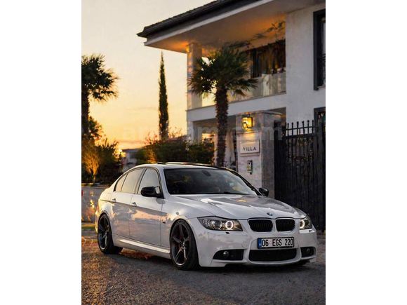 Sahibinden BMW 3 Serisi 320i 2010 Model  203.000 km Beyaz