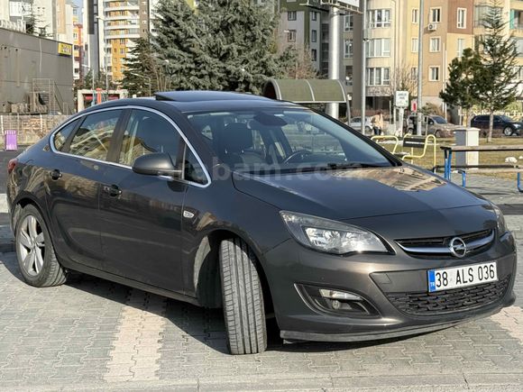 Akademisyenden Opel Astra 1.4 T Sport Still 2015 Model 