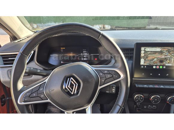 Sahibinden Renault Clio 1.0 TCe Evolution 2024 Model İstanbul 42.400 km Turuncu