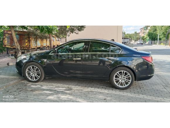 Sahibinden Opel Insignia 2.0 CDTI Cosmo 2011 Model  282.000 km Siyah