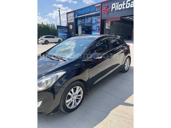 Sahibinden Hyundai i30 1.6 CRDi Style 2013 Model Ankara 210.000 km Siyah