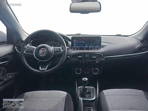 2024 EGEA CROSS 1.4 FİRE LOUNGE 95 HP 39.681 KM ORJİNAL