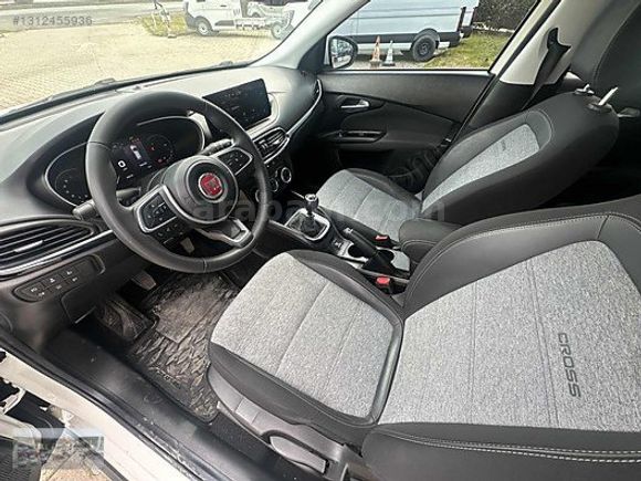 2024 EGEA CROSS 1.4 FİRE LOUNGE 95 HP 39.681 KM ORJİNAL