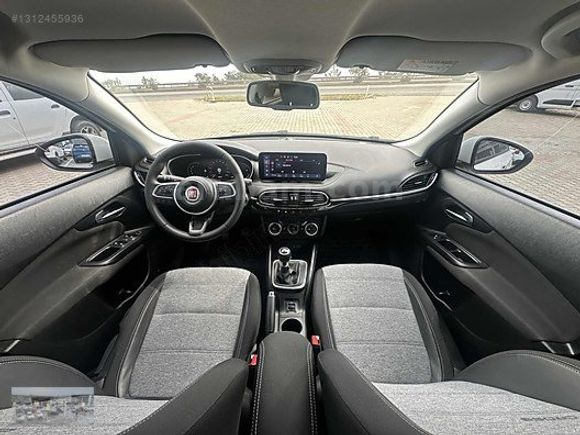 2024 EGEA CROSS 1.4 FİRE LOUNGE 95 HP 39.681 KM ORJİNAL