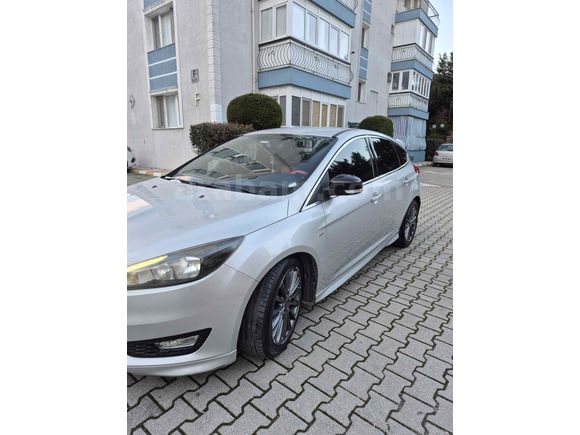 Sahibinden acil satılık hatasız Ford focus 2017 1.5 TDCİ ST LİNE