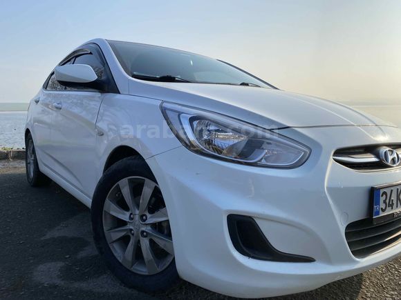 Memurdan, Temiz ve Bakımlı Hyundai Accent Blue  Otomatik Vites, Takasa Açık