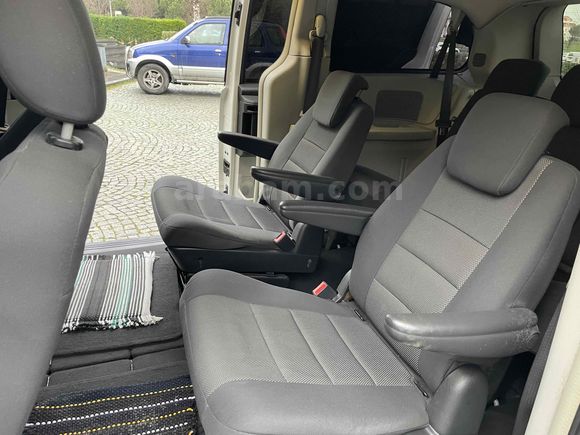   GRAND WOYAGER 2.8 CRD LX  STOWNGO  OTOMOBİL RUHSATLI ÇOK TEMİZ