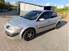 MEMURDAN BAKIMLI DİRİ AİLE ARACI MEGANE 2