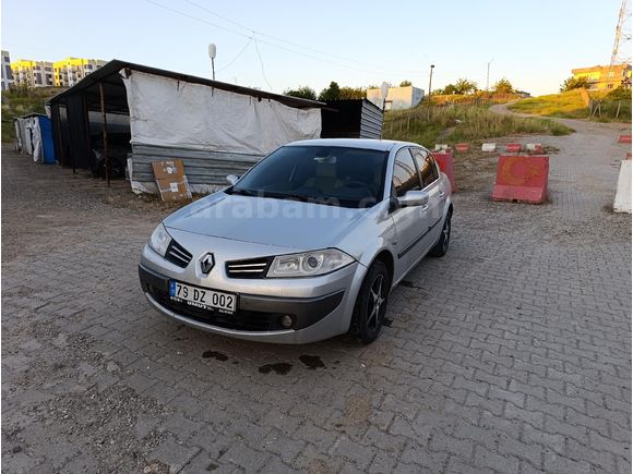 MEMURDAN BAKIMLI DİRİ AİLE ARACI MEGANE 2