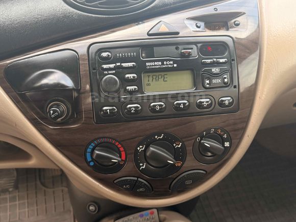 Sahibinden Ford Focus 1.6 Ghia 2001 Model 