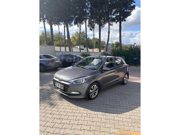 Memurdan Hyundai i20 1.2 MPI Elite 2015 Model 