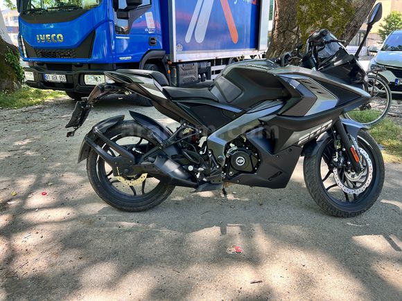 Sahibinden Bajaj Pulsar 200 RS - Kask hediyeli