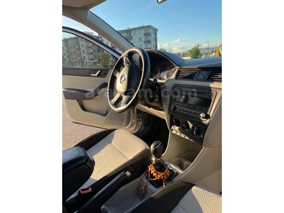 Sahibinden Skoda Rapid 1.6 TDI Elegance 2012 Model 
