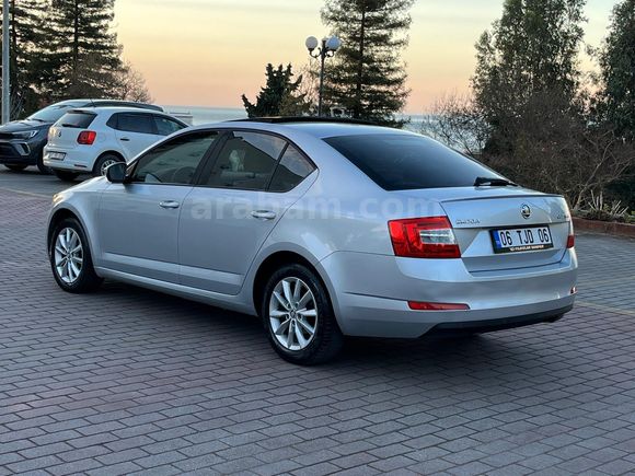 Sahibinden Skoda Octavia 1.6 TDI Elegance CR 2014 Model