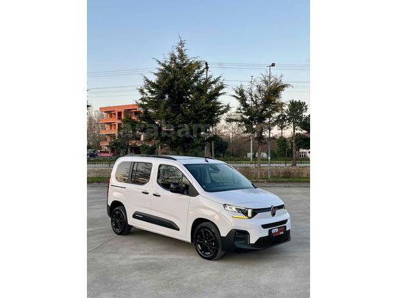 SÜPER OTO’DAN 2025 CİTROEN BERLİNGO HATASIZ BOYASIZ 