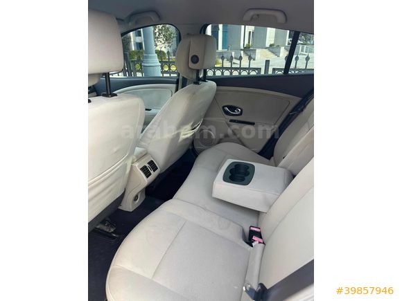 OTOMATİK MEGANE MÜŞTERİ ARACI