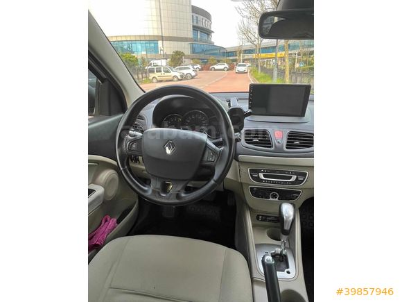 OTOMATİK MEGANE MÜŞTERİ ARACI
