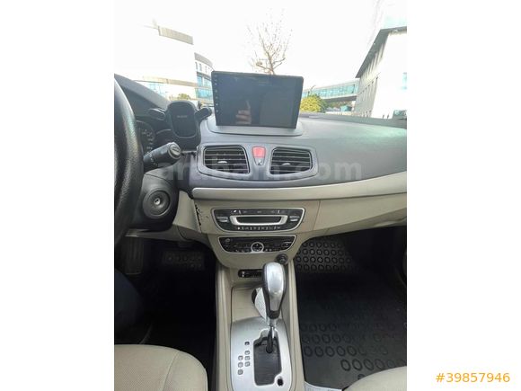 OTOMATİK MEGANE MÜŞTERİ ARACI