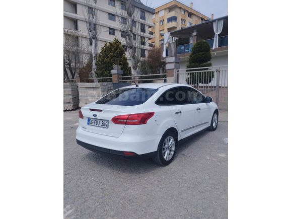 TEMİZ FORD FOCUS 3.5 DEĞİŞENSİZ