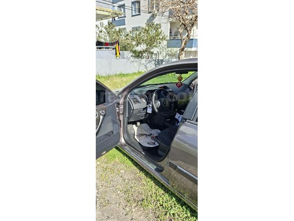 Sahibinden Renault Megane 1.5 dCi Dynamique 2006 Model  270.000 km Gri
