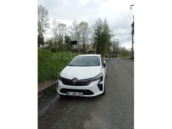 2025 RENAULT CLİO 90 HP 1.0 TCE EVOLUTİON X-TRONİC
Yedek tekerlek mevcut
Apple Carplay
Start-Stop
Anahtarsız Çalıştırma
Anahtarsız Giriş
Aktif Frenlem