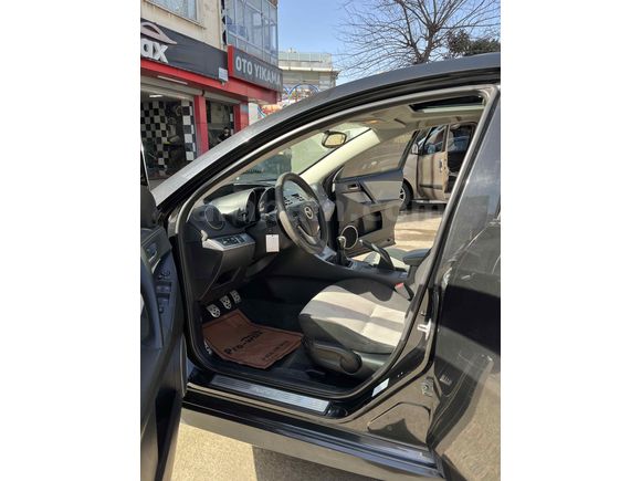 Sahibinden Mazda 3 1.6 Impressive 2010 Model  285.000 km Siyah