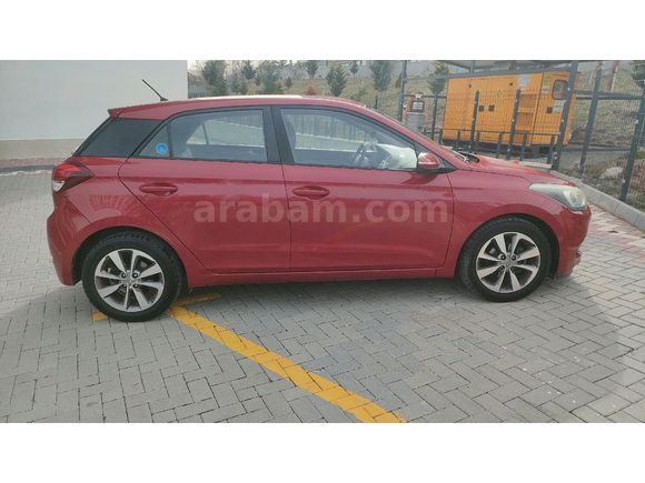 Sahibinden Hyundai i20 1.4 MPI Style 2017 Model