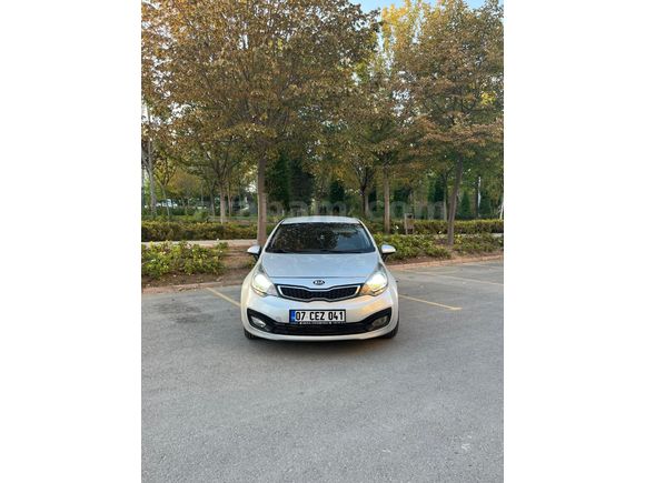 Sahibinden Kia Rio 1.4 CVVT Fancy 2014 Model