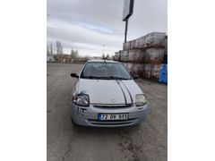 Sahibinden Renault Clio 1.4 RNA 2000 Model  248.000 km Gri (Gümüş)