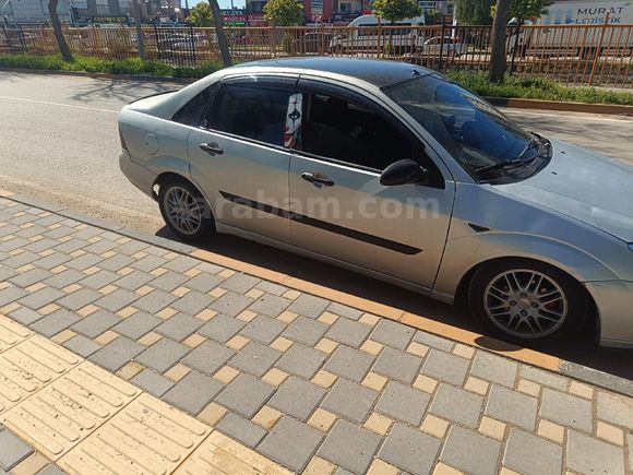 Sahibinden Ford Focus 2.0 Ghia 2000 Model