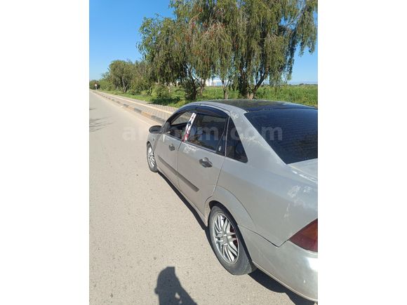 Sahibinden Ford Focus 2.0 Ghia 2000 Model