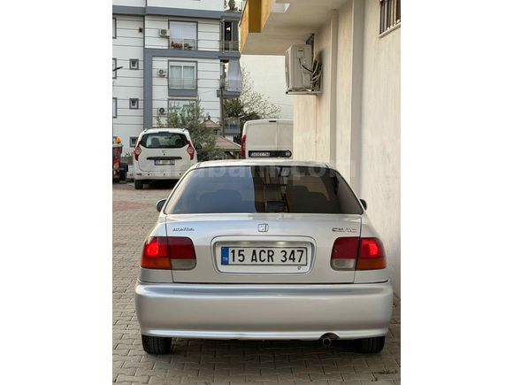 Galeriden Honda Civic 1.6 i ES 2000 Model Antalya