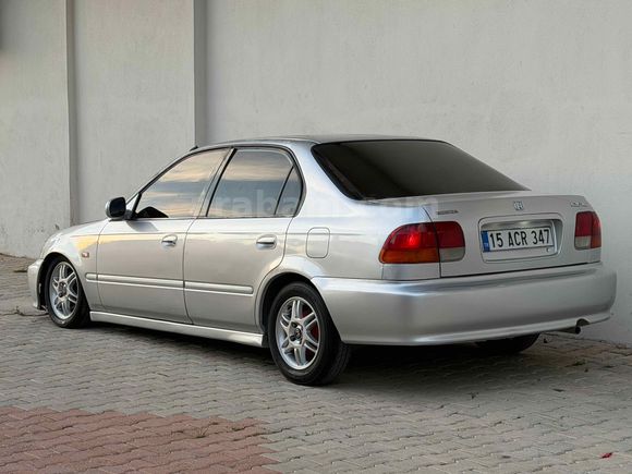 Galeriden Honda Civic 1.6 i ES 2000 Model Antalya