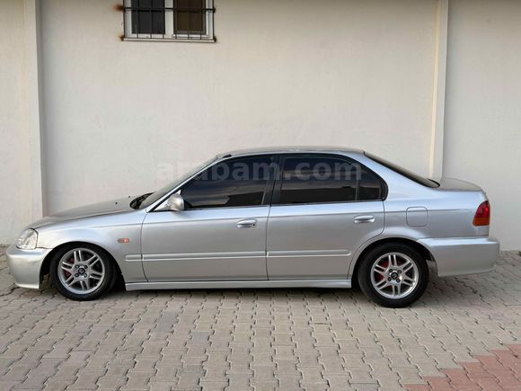 Galeriden Honda Civic 1.6 i ES 2000 Model Antalya