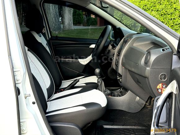 HATASIZ 4X4 DACIA DUSTER 1.5 DCI LAUREATE 2017 MODEL TEMİZ ! ! !