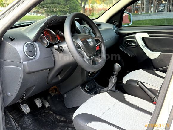 HATASIZ 4X4 DACIA DUSTER 1.5 DCI LAUREATE 2017 MODEL TEMİZ ! ! !