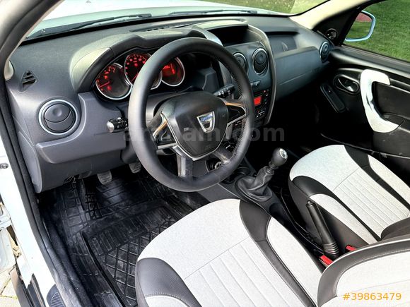 HATASIZ 4X4 DACIA DUSTER 1.5 DCI LAUREATE 2017 MODEL TEMİZ ! ! !