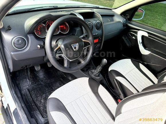 HATASIZ 4X4 DACIA DUSTER 1.5 DCI LAUREATE 2017 MODEL TEMİZ ! ! !