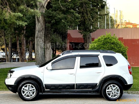 HATASIZ 4X4 DACIA DUSTER 1.5 DCI LAUREATE 2017 MODEL TEMİZ ! ! !