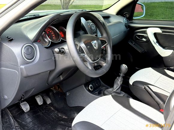 HATASIZ 4X4 DACIA DUSTER 1.5 DCI LAUREATE 2017 MODEL TEMİZ ! ! !