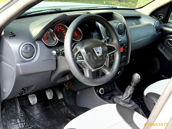 HATASIZ 4X4 DACIA DUSTER 1.5 DCI LAUREATE 2017 MODEL TEMİZ ! ! !