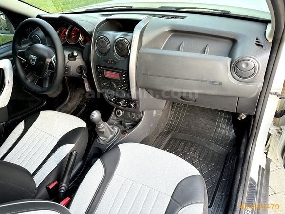 HATASIZ 4X4 DACIA DUSTER 1.5 DCI LAUREATE 2017 MODEL TEMİZ ! ! !