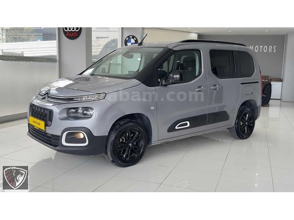 Hatasız Boyasız 2023 1.5 Blue HDI Feel Bold Otm 41.000 km