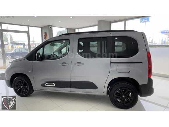Hatasız Boyasız 2023 1.5 Blue HDI Feel Bold Otm 41.000 km