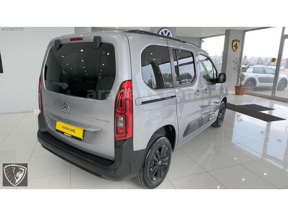 Hatasız Boyasız 2023 1.5 Blue HDI Feel Bold Otm 41.000 km