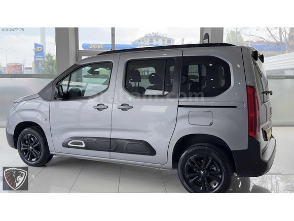 Hatasız Boyasız 2023 1.5 Blue HDI Feel Bold Otm 41.000 km