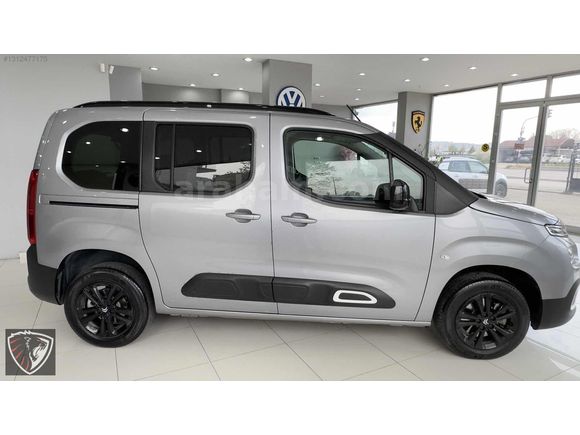 Hatasız Boyasız 2023 1.5 Blue HDI Feel Bold Otm 41.000 km